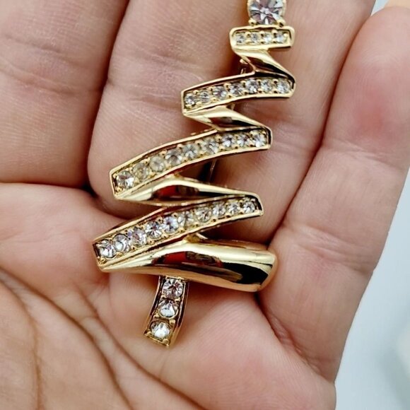 Vintage Monet Pave Crystals Christmas Tree Brooch Gold Tone Timeless Jewelry EUC - Picture 2 of 6